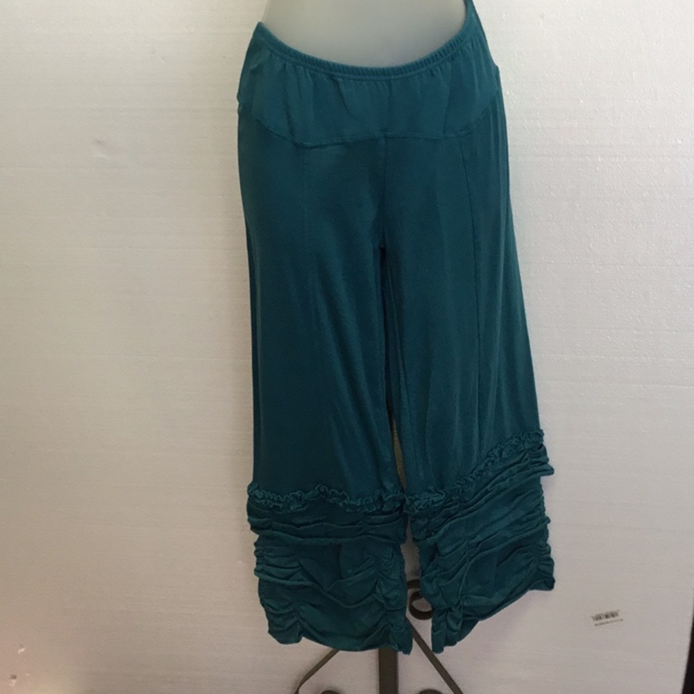 Teal Ruffle capri